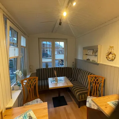 Bed & Breakfast Haus Breslau 4*